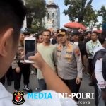 Usai Aksi, Massa Temui Kapolrestabes Kombes Calvijn untuk Berfoto