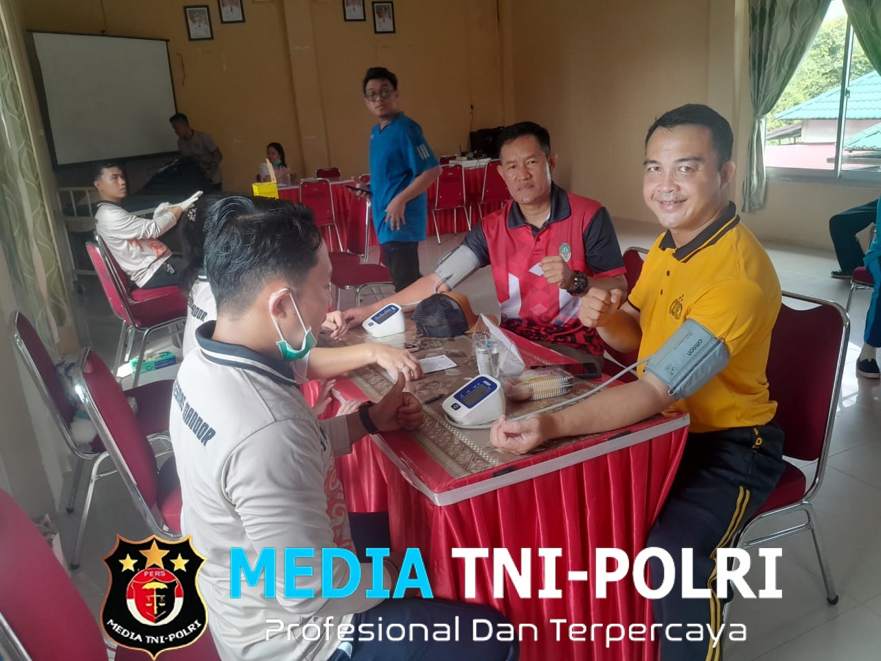Semangat Sehat, Wujudkan Mandor Hebat Puskesmas Mandor Gelar HKN ke-61 dengan Senam dan Cek Kesehatan Gratis