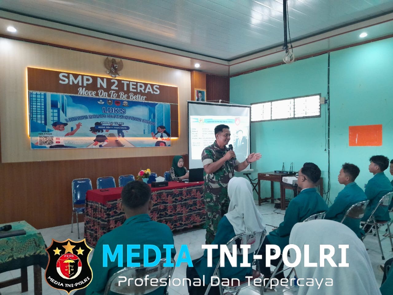 Babinsa Latih Kepemimpinan Siswa SMPN 2 Teras Boyolali, Cetak Calon Pemimpin Muda Berkarakter