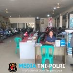 Polisi Sambangi Karyawan Diler Motor Saat Patroli Siang, Sampaikan Pesan Kamtibmas