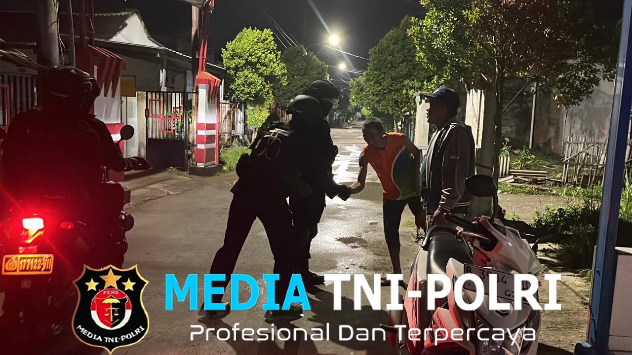 Brimob Gelar Patroli Malam di Bekasi, Antisipasi Tawuran dan Balap Liar