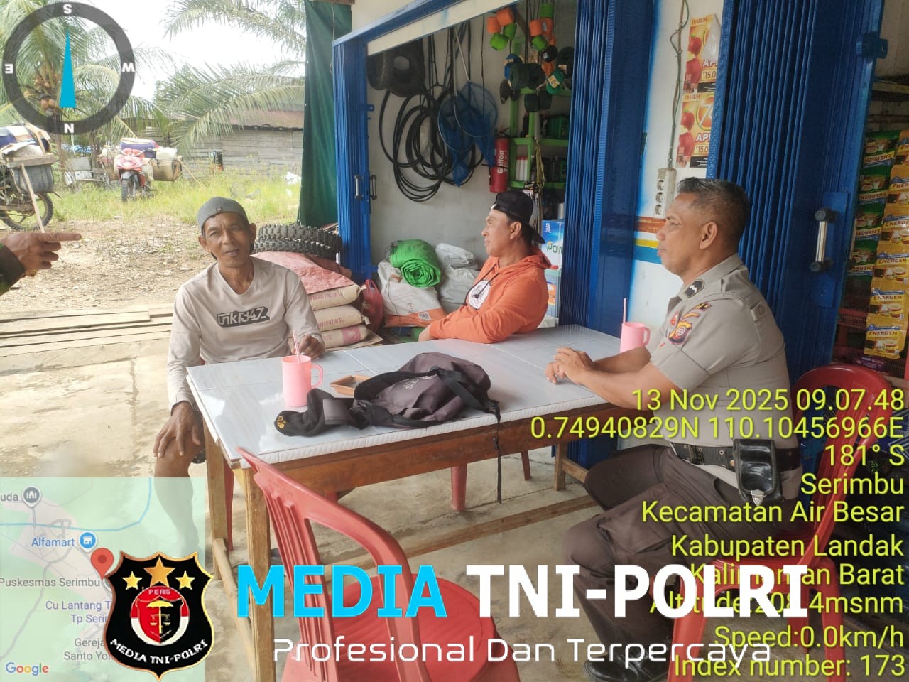 Siang Panas Tak Menyurutkan Semangat, Polsek Air Besar Terus Berpatroli Cegah Kejahatan