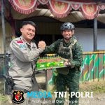 HUT ke-80 Brimob Jadi Momentum Kebersamaan Satgas Yonif 700/Wyc Lakukan Anjangsana ke Apkam Satgas Damai Cartenz di Ilaga