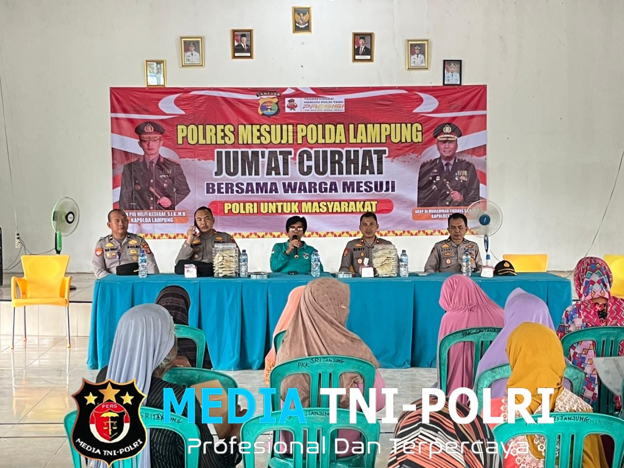 Polres Mesuji Gelar Jumat Curhat Serap Aspirasi Masyarakat Serta Membagikan Paket Sembako