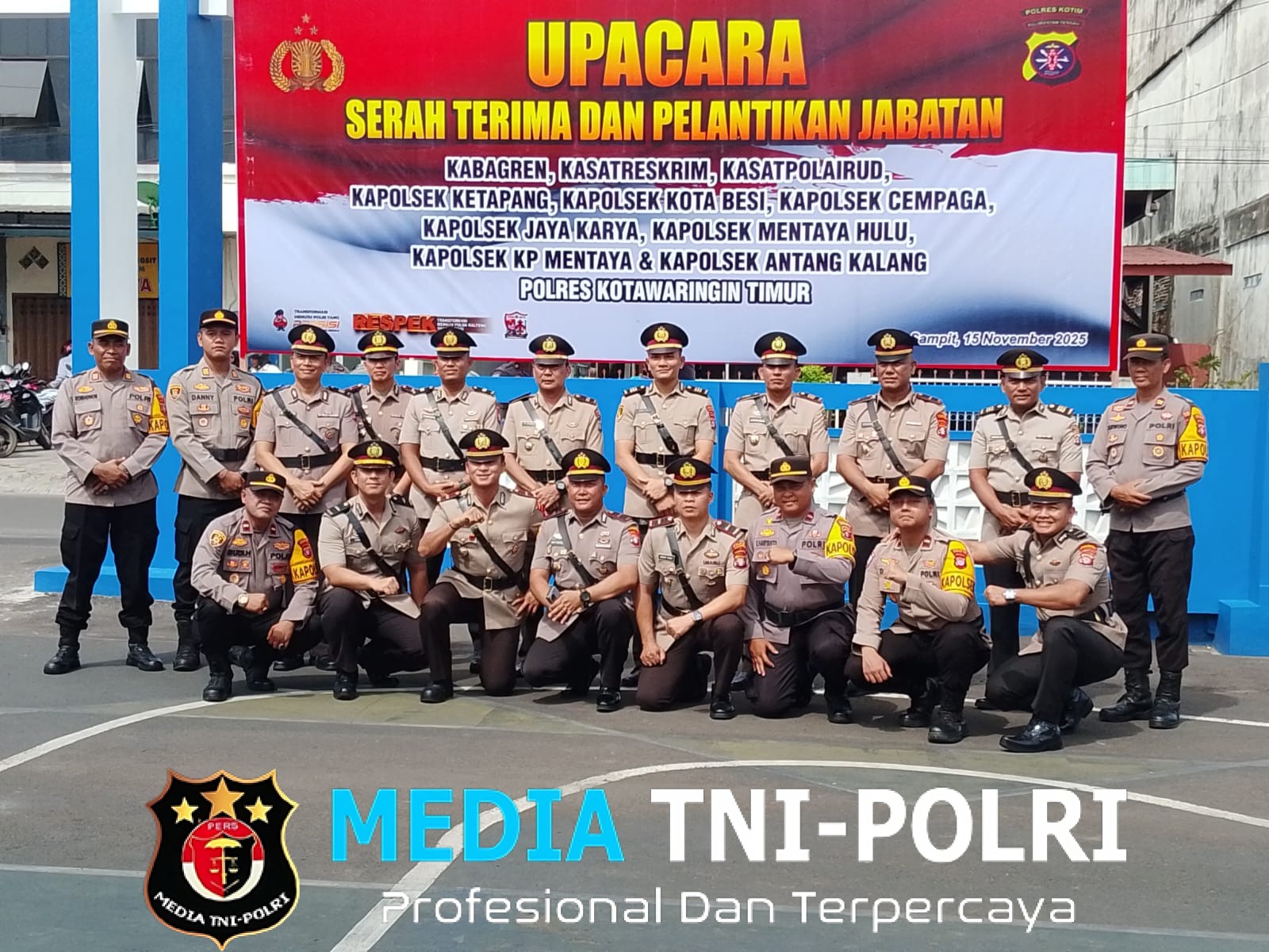 Kapolres Kotim AKBP Risky Maulana Zulkarnain Pimpim Sertijab di Halaman Kantor Satlantas Polres Kotim