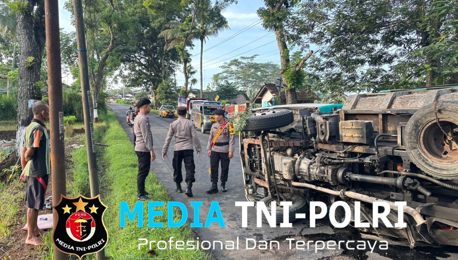 Gerak Cepat Tangani Truk Bermuatan Pasir Terguling di Jalur Ngadirojo–Nguntoronadi