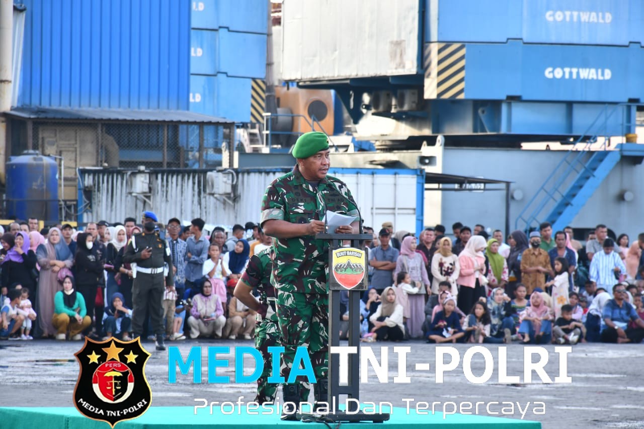 Kasdam I/BB Pimpin Upacara Penyambutan Personel Brigif dan Yon TP Tahap II di Dermaga Belawan