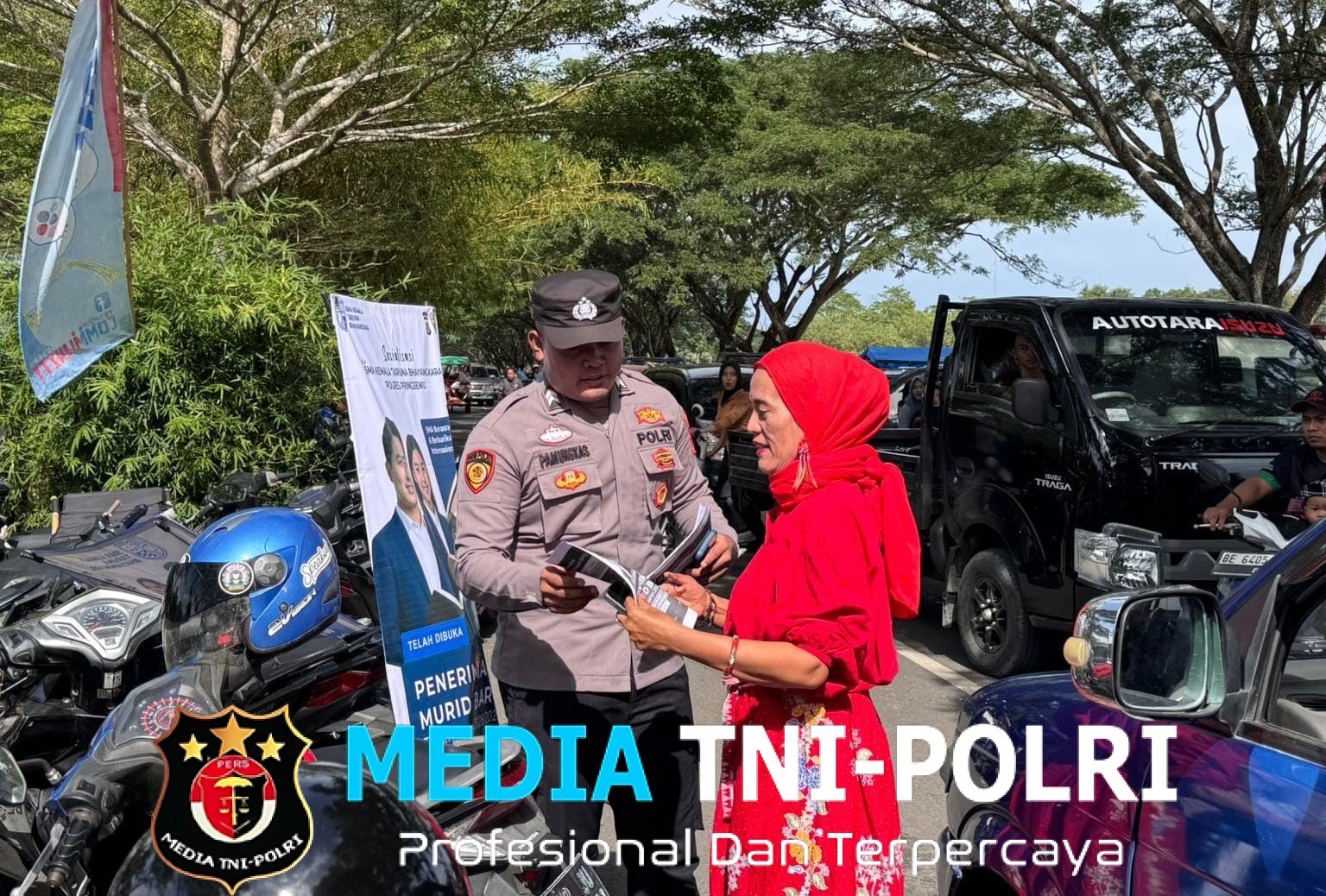 Sosialisasi di Pusat Keramaian, Polres Pringsewu Ajak Warga Daftarkan Anak ke SMA Kemala Taruna Bhayangkar