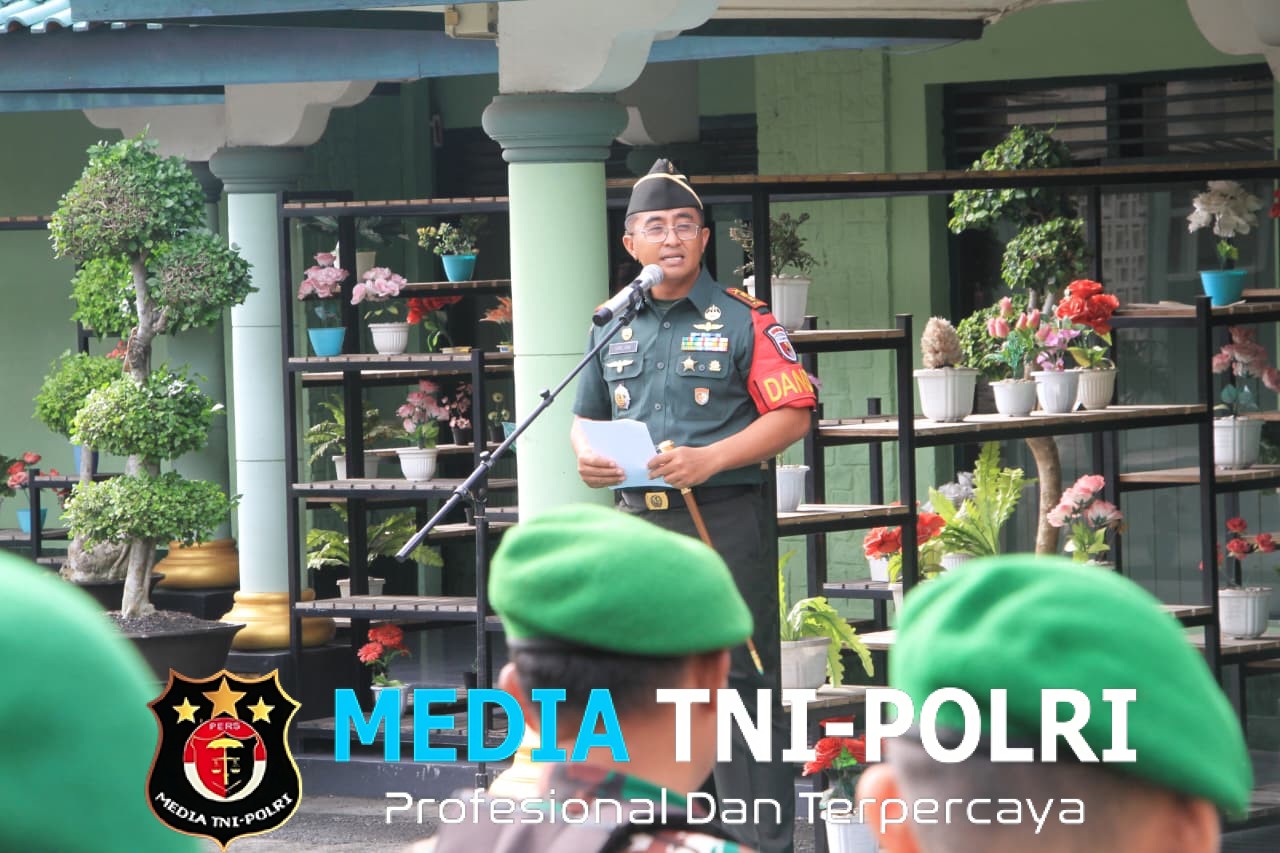 Pimpin Upacara Bendera 17-an. Komandan Kodim 0808/Blitar Bacakan Amanat KASAD