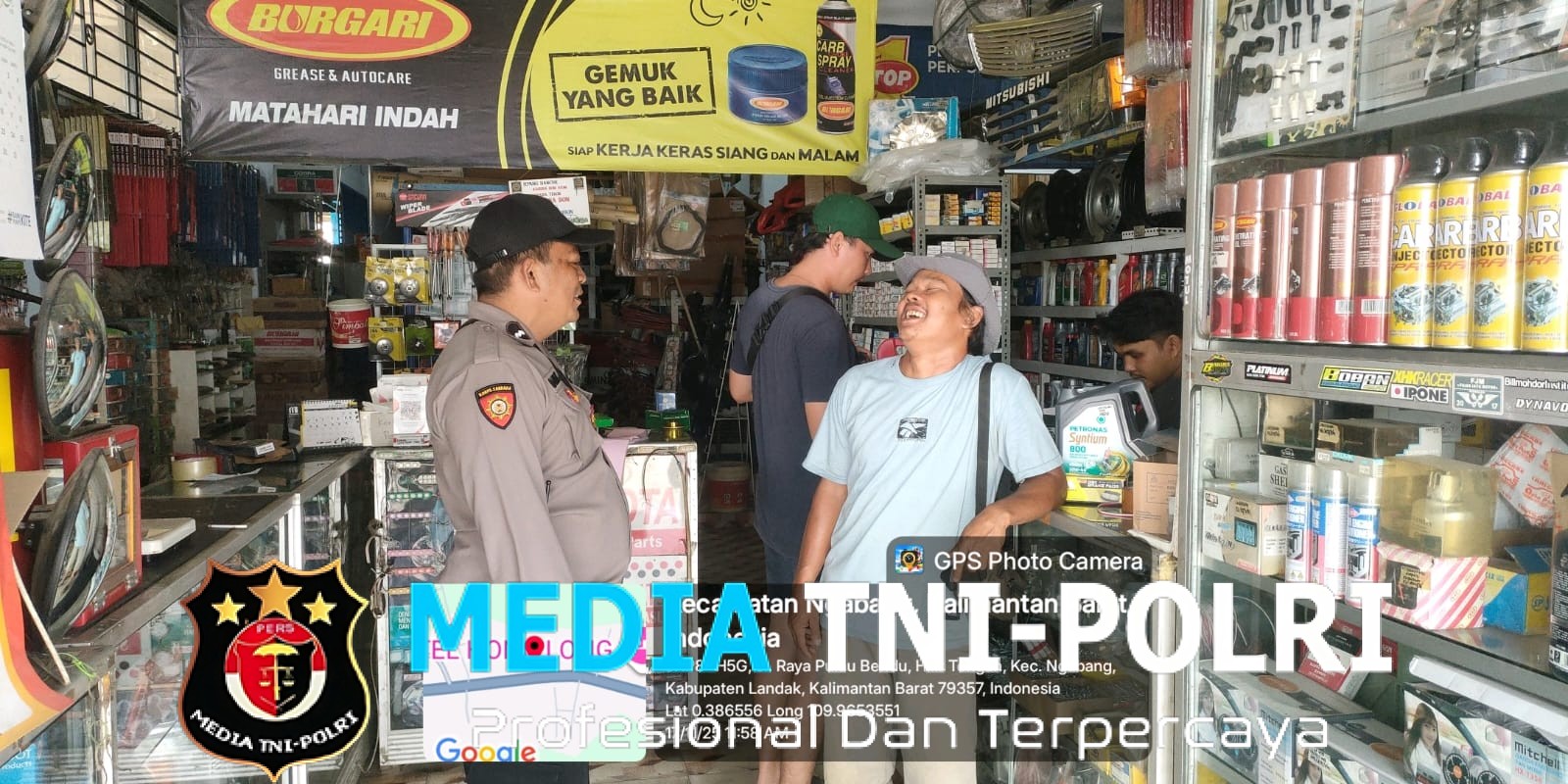 Polsek Ngabang Gencar Laksanakan Patroli Siang Hari Untuk Memastikan Situasi Ditengah Masyarakat Yang Aman Dan Kondusif