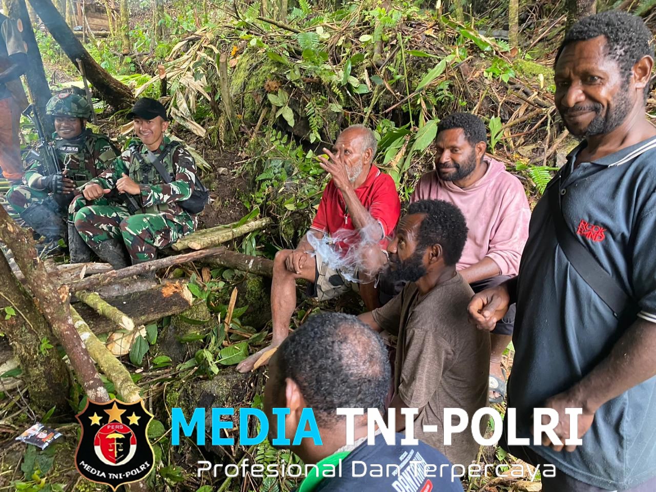 Kehangatan Kebersamaan dalam Gotong Royong Warga Kampung Bulangkop