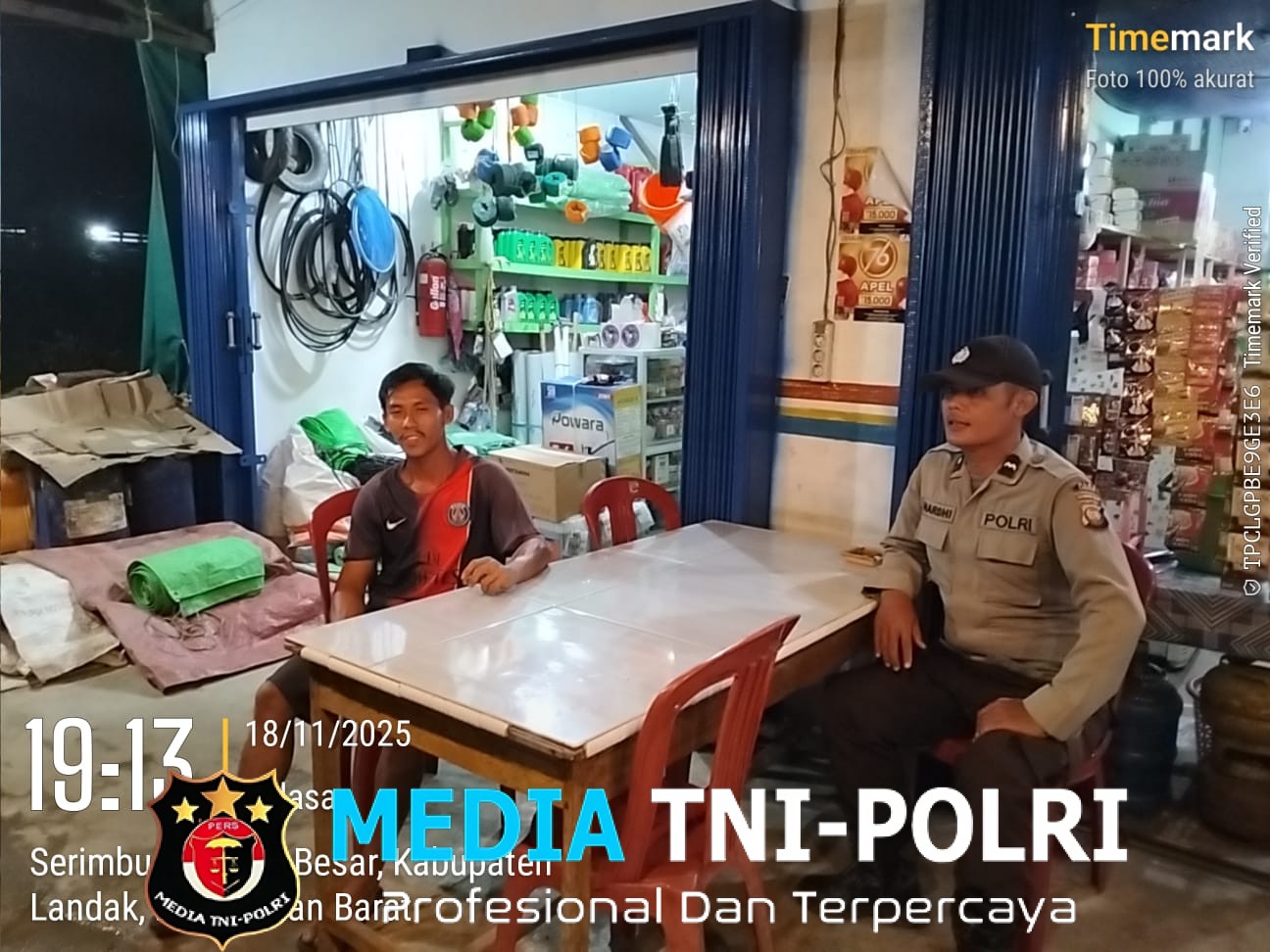 Dedikasi Tanpa Batas  Polsek Air Besar Patroli Malam di Tengah Cuaca Gerimis