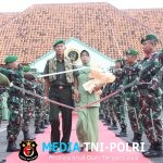 Pedang Pora Kehormatan Kodim 0825 Banyuwangi Melepas Mayor Arm Sutoyo dengan Tradisi Penuh Wibawa