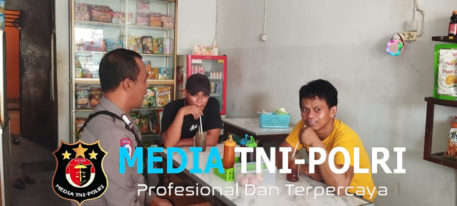Melalui Patroli Dialogis Disiang Hari Bripka Albasit Titipkan Pesan Kamtibmas