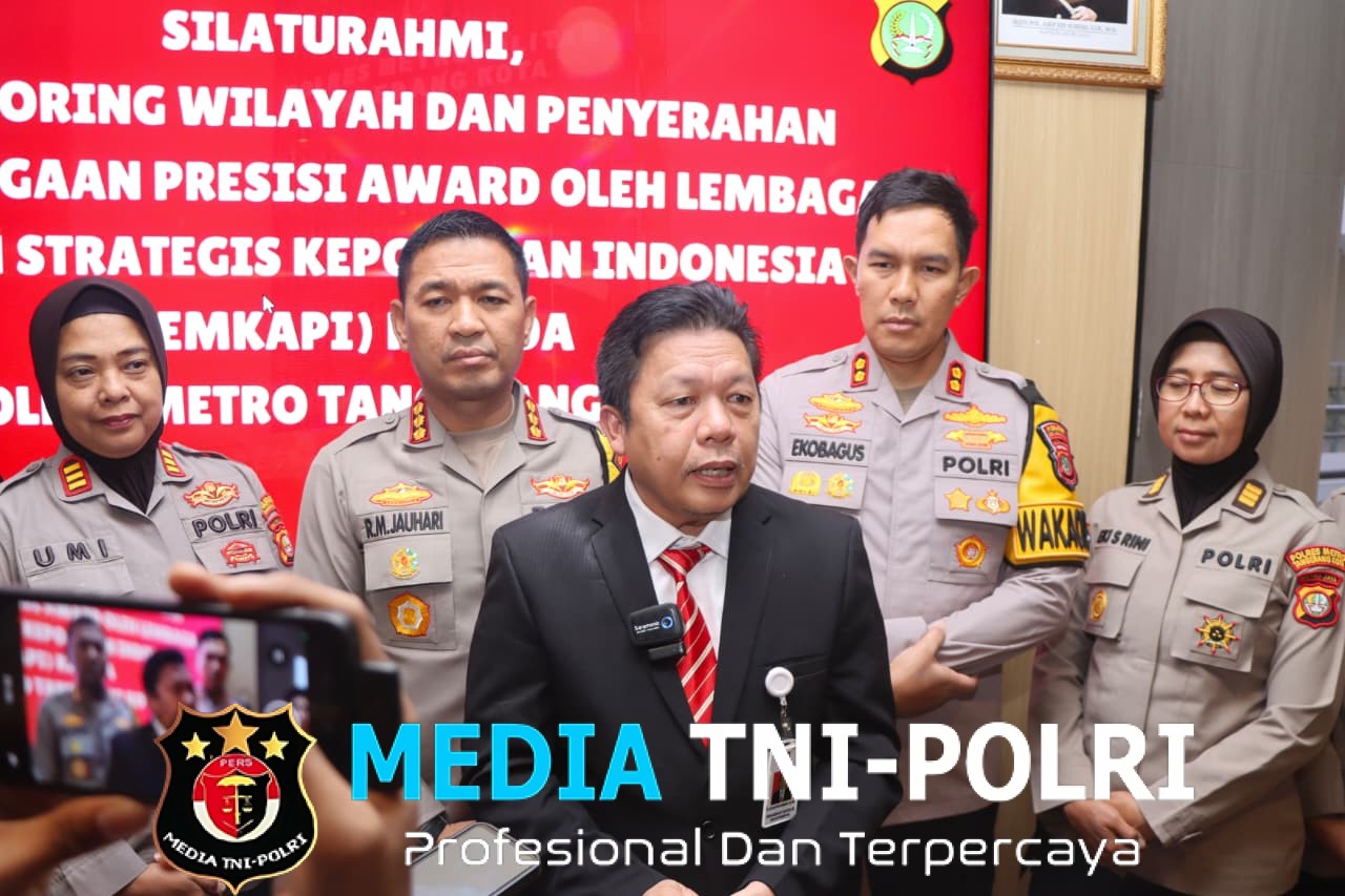 Kapolres Metro Tangerang Kota Terima Penghargaan Presisi Award dari LEMKAPI
