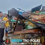 Hujan Deras dan Angin Kencang Terjang Lapak Jembatan Baru Ngabang, Polres Landak Gerak Cepat Lakukan Penanganan