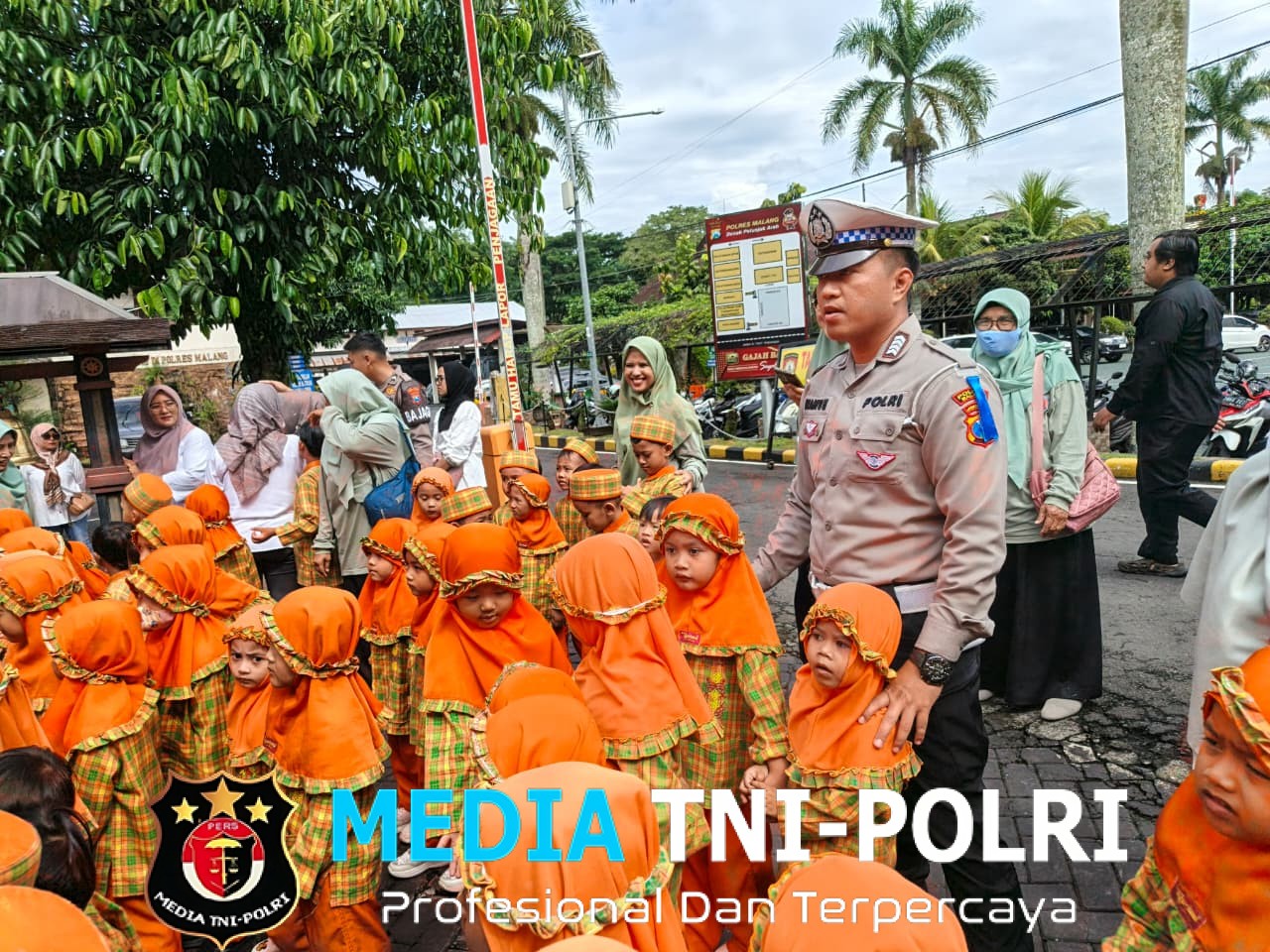 Operasi Zebra Semeru 2025, Satlantas Polres Malang Ajak 137 Murid TK Muslimat NU Dewi Masitoh I Belajar Tertib Lalu Lintas