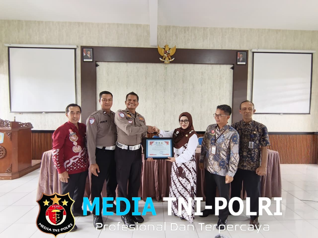 Satlantas Polres Malang Raih Penghargaan dari Diknas, Dinilai Konsisten Edukasi Keselamatan Lalu Lintas