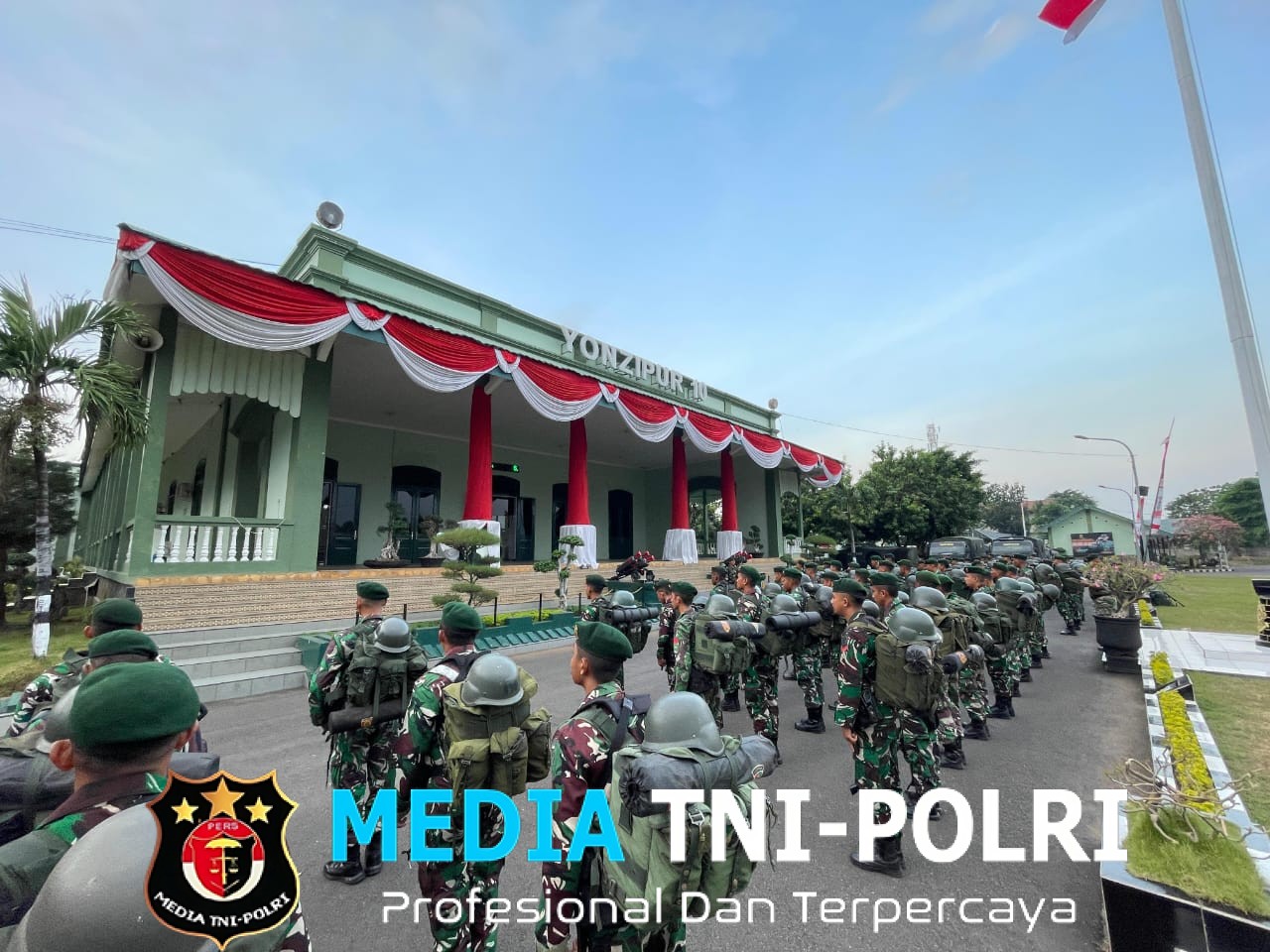 Pasukan Divisi 2 Kostrad Disiagakan Untuk Menangani Erupsi Gunung Semeru