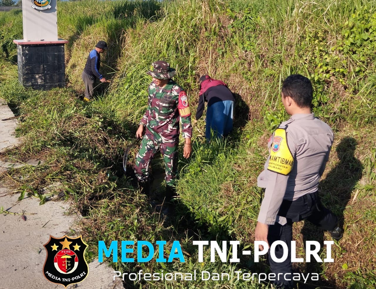 Semangat Gotong Royong, Wujudkan Lingkungan Desa Banyuanyar yang Bersih dan Nyaman