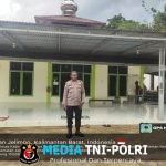Polsek Ngabang Laksanakan Pengamanan Sholat Jumat Untuk Memastikan Keamanan Masyarakat Yang Beribadah
