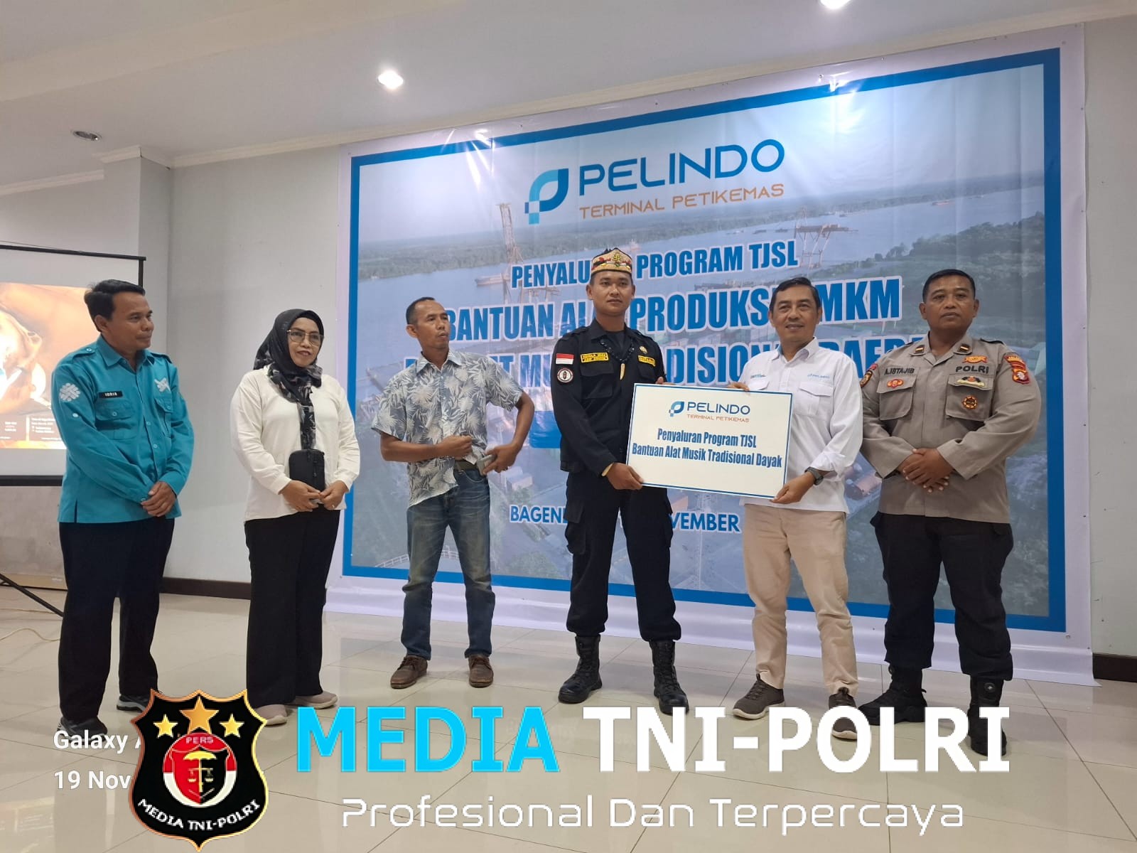 PT Pelindo Teminal Petikemas Bagendang Realisasikan Bantuan Program Tanggung Jawab Sosial dan Lingkungan Berupa Bantuan Alat Produksi dan Pelatihan UMKM serta Bantuan Peralatan Kesenian Khas Daerah