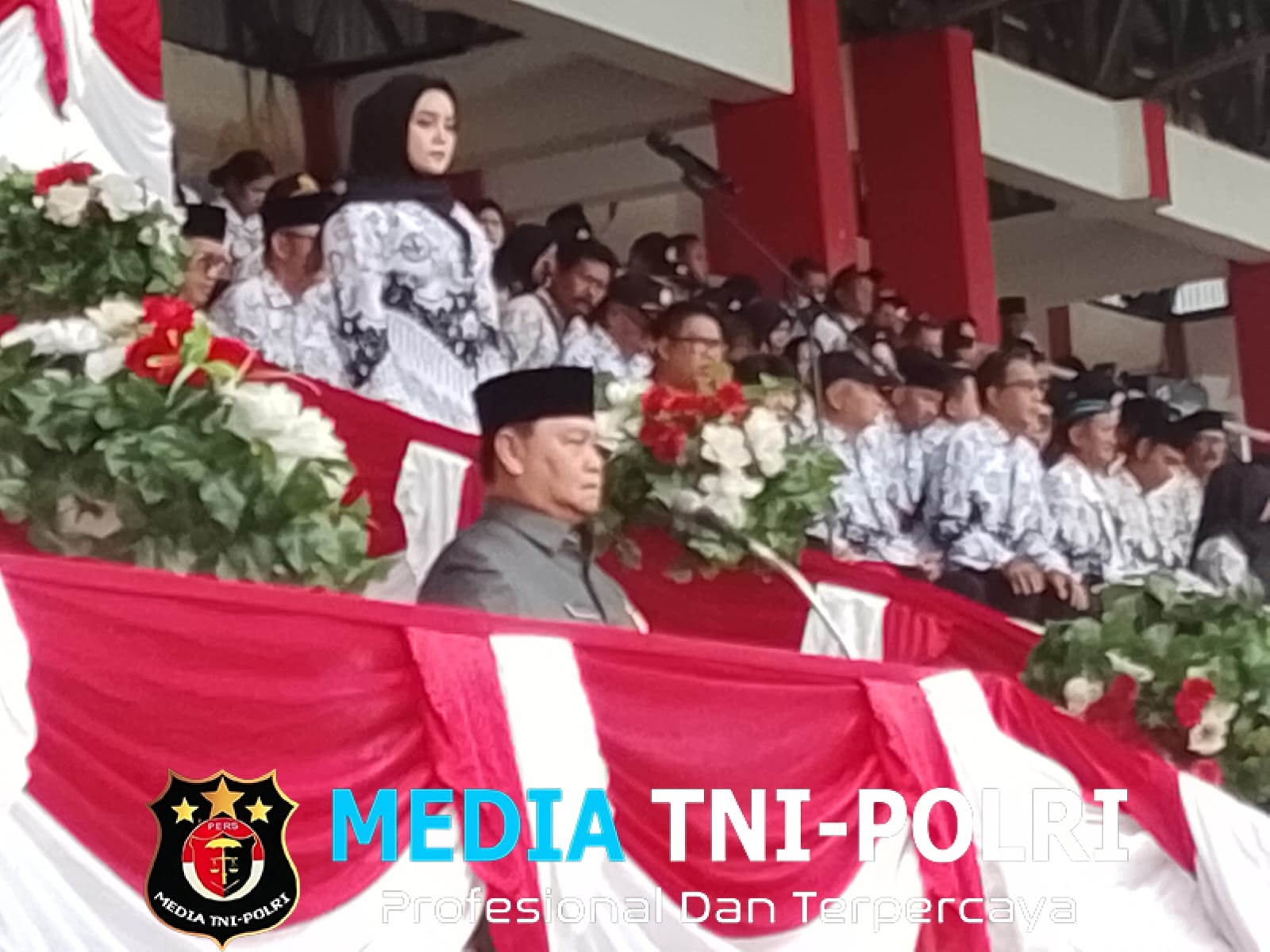 Peringatan HUT PGRI ke 80 dan Hari Guru Nasional ke 31 Sekaligus Pelepasan Kontingen Porsenijar Tahun 2025