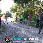 Babinsa Koramil 1015-02/Mentaya Hilir Utara Bersama Warga Bersihkan Lingkungan Desa