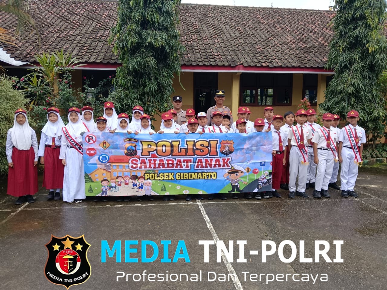 Police Go To School, Kapolsek Girimarto Jadi Pembina Upacara di SDN 3 Selorejo