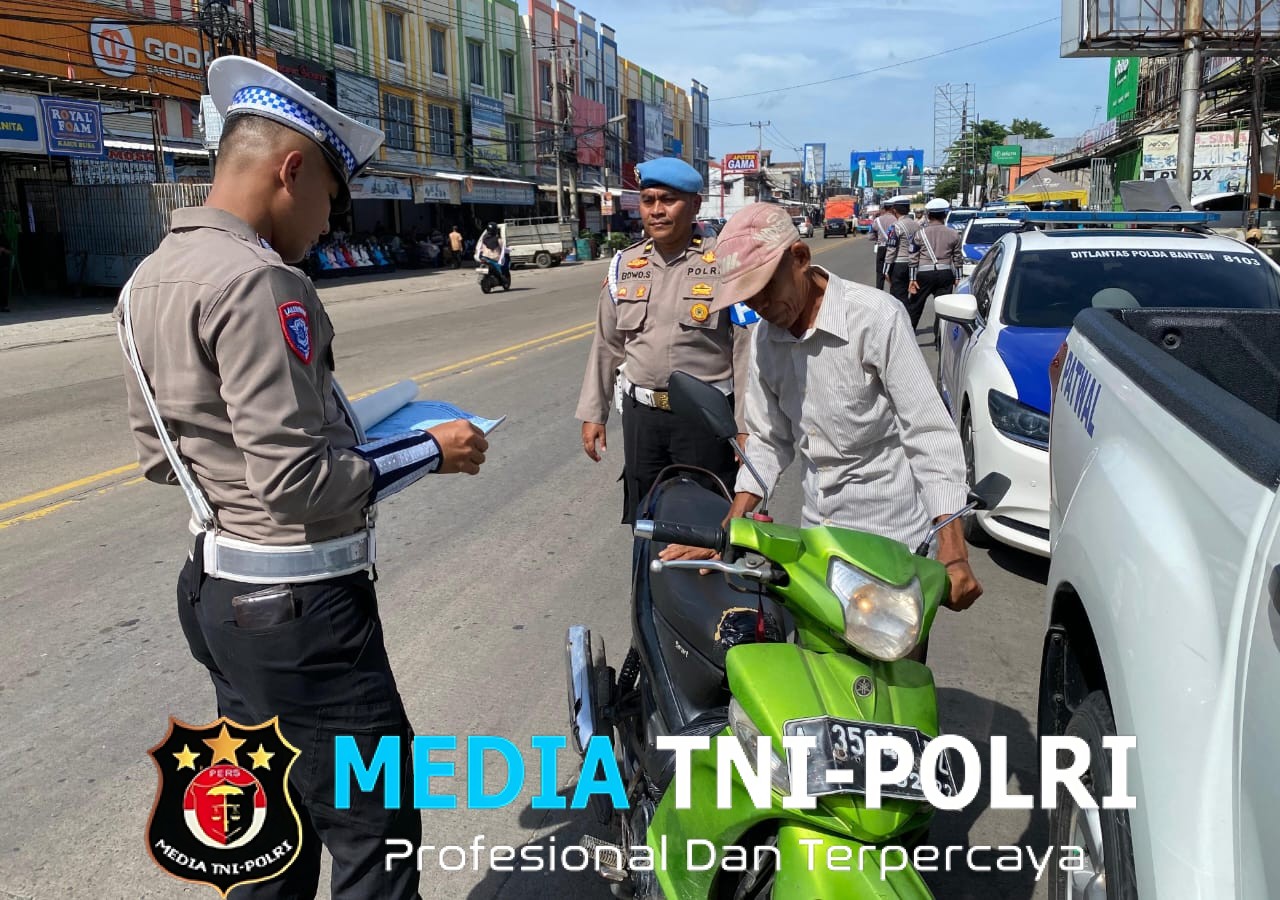 Ditlantas Polda Banten Gelar Penegakan dan Edukasi pada Hari Kesembilan Operasi Zebra Maung 2025