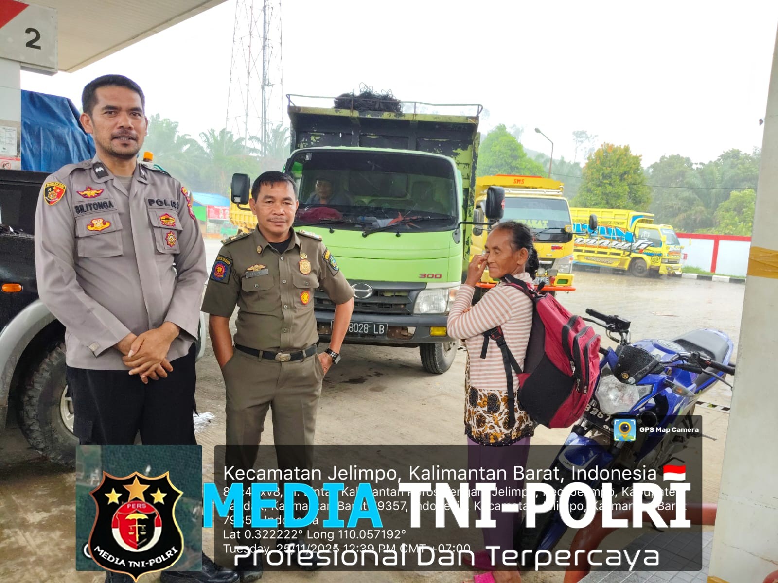 Laksanakan Patroli Sambang Dialogis Personil Polsubsektor Jelimpo Terus Ajak Warganya Menjaga Kondusifitas Wilayah Agar Aman