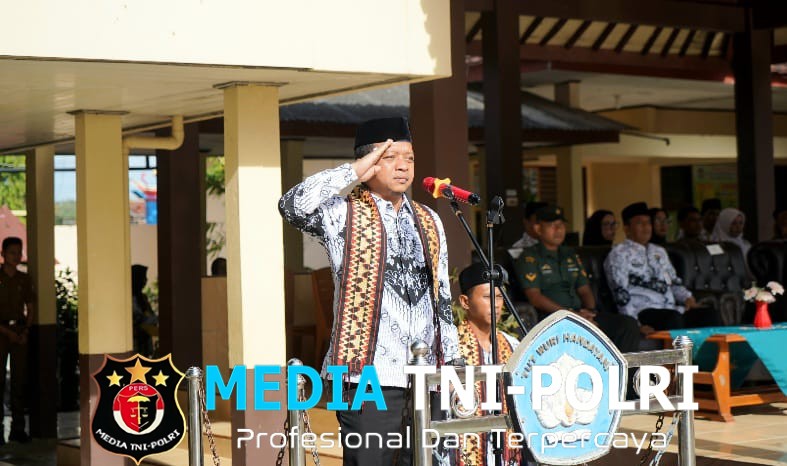 Bupati Pringsewu Riyanto Pamungkas Pimpin Upacara Hari Guru Nasional 2025