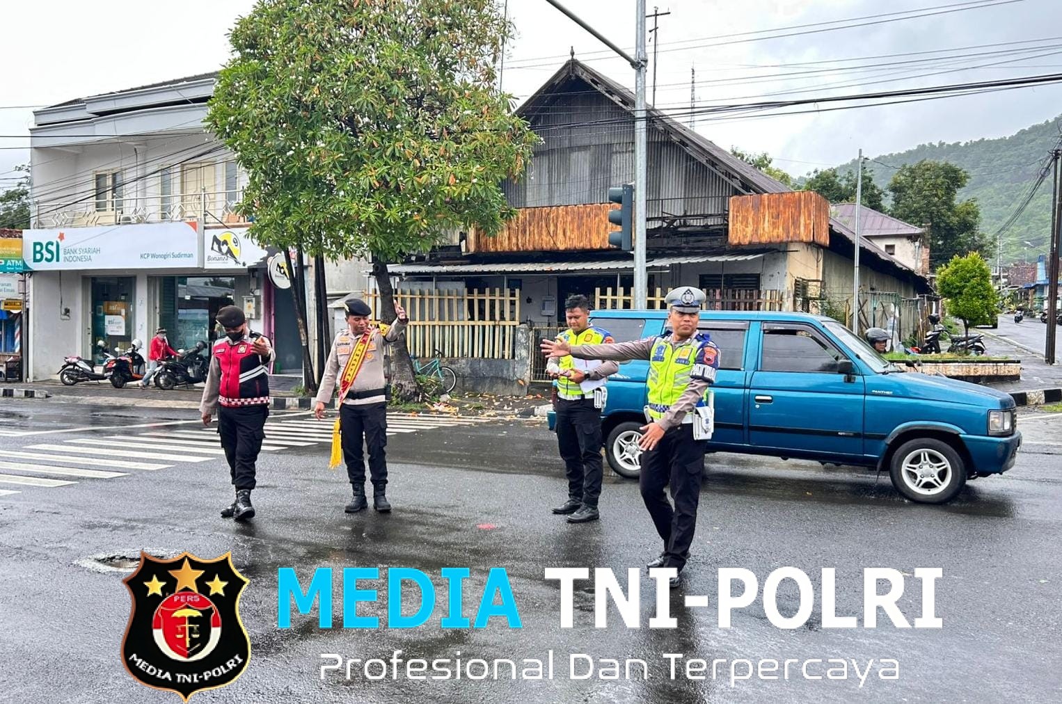 Sat Lantas Polres Wonogiri Gerak Cepat Tangani Kecelakaan Tunggal di Simpang Empat Gudang Seng