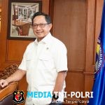 Dinilai Berhasil Dorong Pertumbuhan dan Stabilitas Ekonomi Daerah, Mendagri Terima Penghargaan dari Detikcom