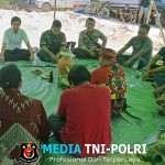 Bhabinkamtibmas Polsek Menjalin Hadiri Kegiatan Ritual Adat di Desa Binaannya