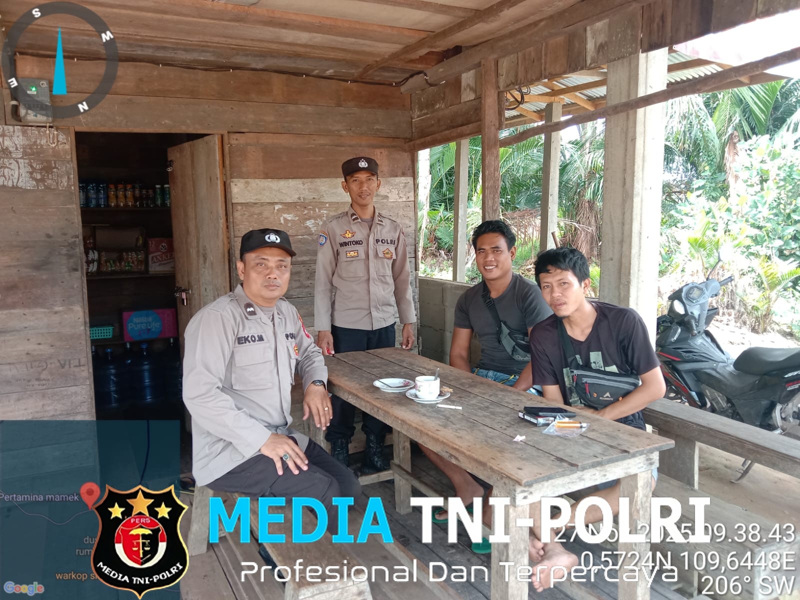 Samapta Polsek Menyuke Mengajak Warga Jaga Kamtibmas Saat Memberikan Imbauan