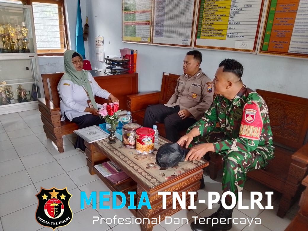 Babinsa–Bhabinkamtibmas Tanamkan Jiwa Kebangsaan pada Siswa SD di Banyudono