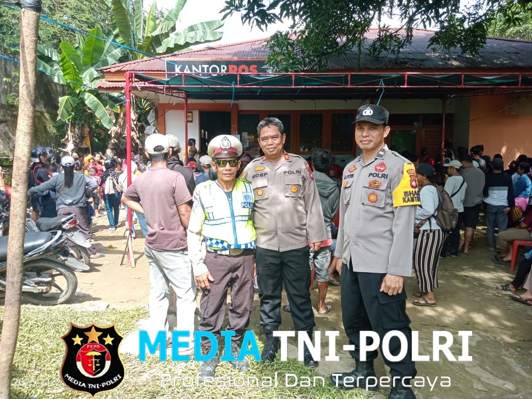 Respons Cepat Polsek Sengah Temila Jaga Ketertiban Penyaluran BLT Kesra di Pahauman