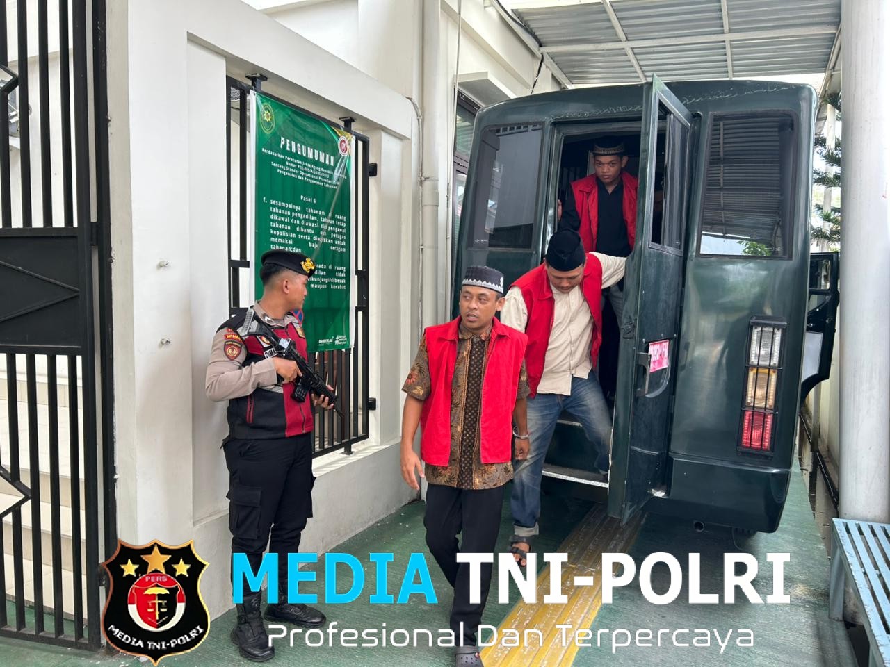 Sat Samapta Polres Kotim Laksanakan Giat Pengawalan Tahanan Dari Lapas 2B Sampit ke PN Sampit