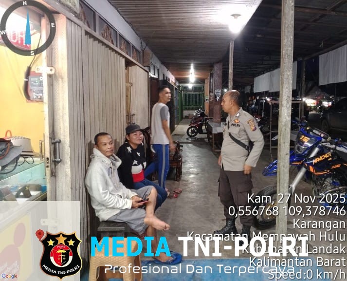 Rutinitas Personel Polsek Mempawah Hulu melaksanakan Patroli Malam di Wilayah Kecamatan Mempawah Hulu