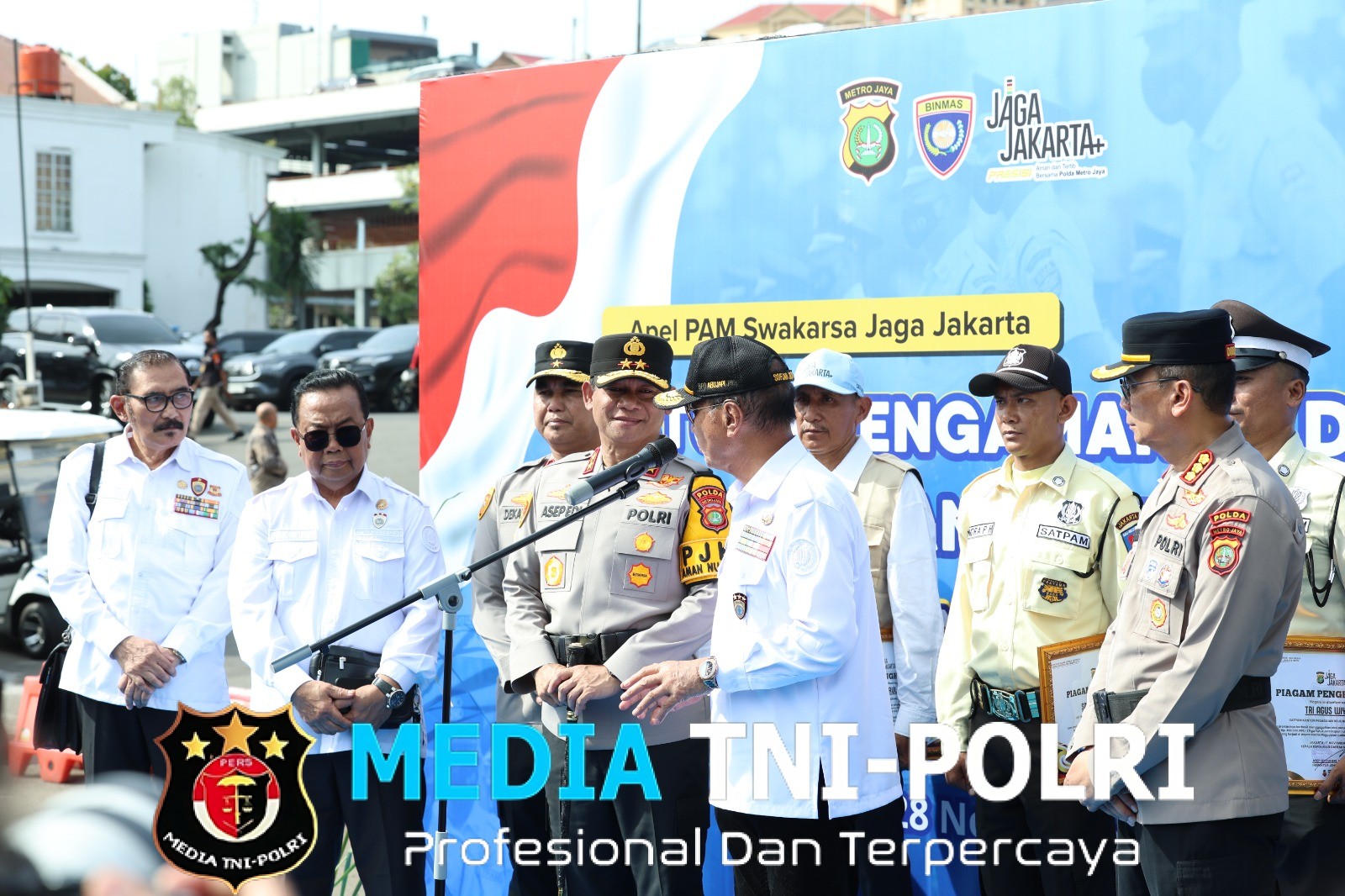 Kapolda Metro Jaya Pimpin Apel Pengamanan Swakarsa Jelang Nataru