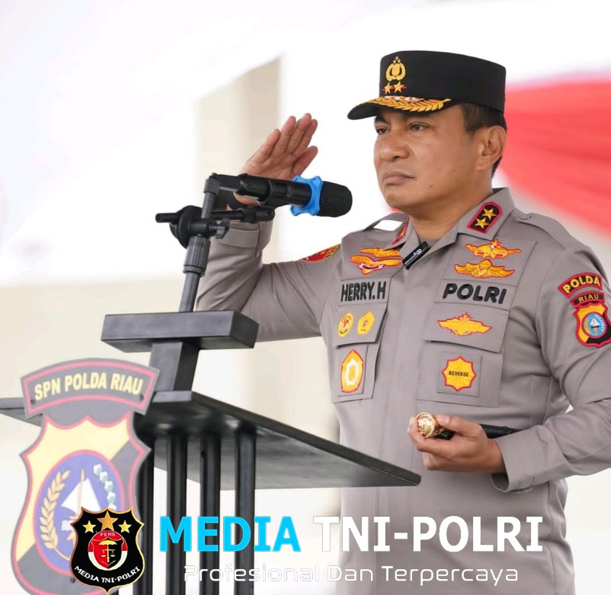 Kapolda Riau Sampaikan Duka Cita untuk Korban Banjir Aceh–Sumut–Sumbar, Tegaskan Polda Riau Siap Berikan Bantuan