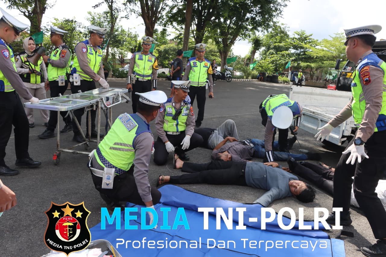 Polres Wonogiri Gelar Simulasi Penanganan Banjir dan Laka Lantas, Ratusan Personel Gabungan Diterjunkan