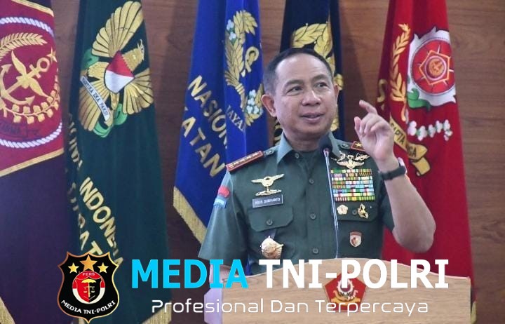 Panglima TNI Berikan Kuliah Umum kepada 111 Pasis Sesko TNI dan Resmikan Lapangan Olahraga Sesko TNI