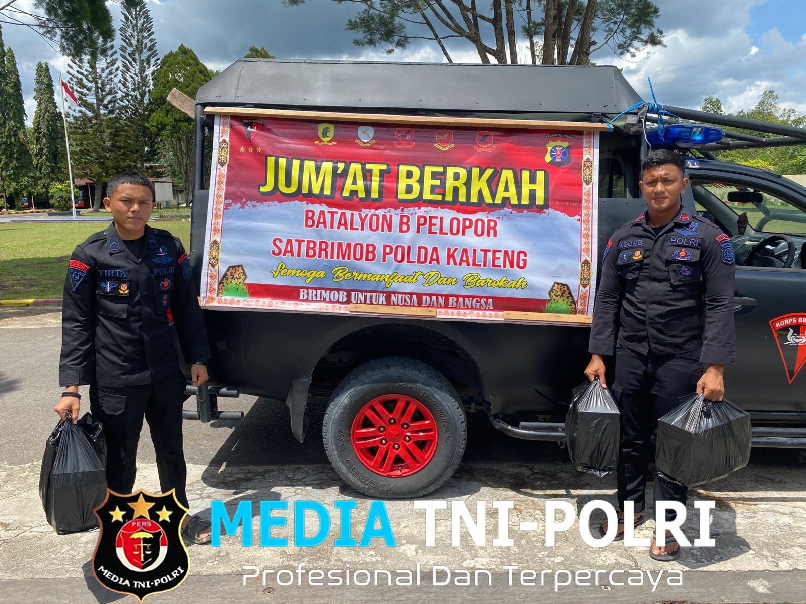 Brimob Kalteng Tebar Kepedulian Lewat Program Jumat Berkah di Sampit dan Pangkalan Bun