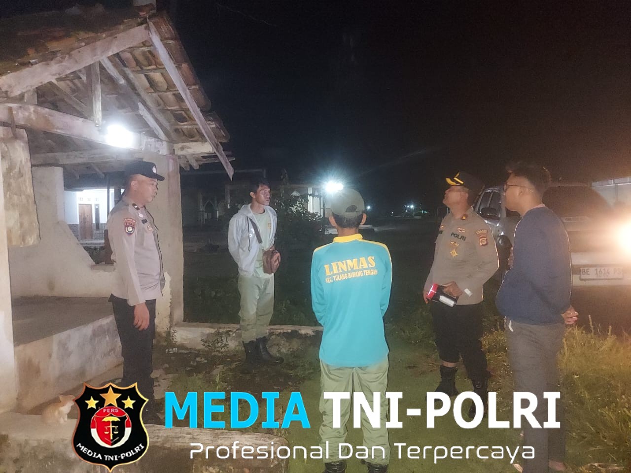 Kapolsek Tulang Bawang Tengah, Pimpin Patroli Siskamling dinihari Guna Cegah Gangguan Kamtibmas