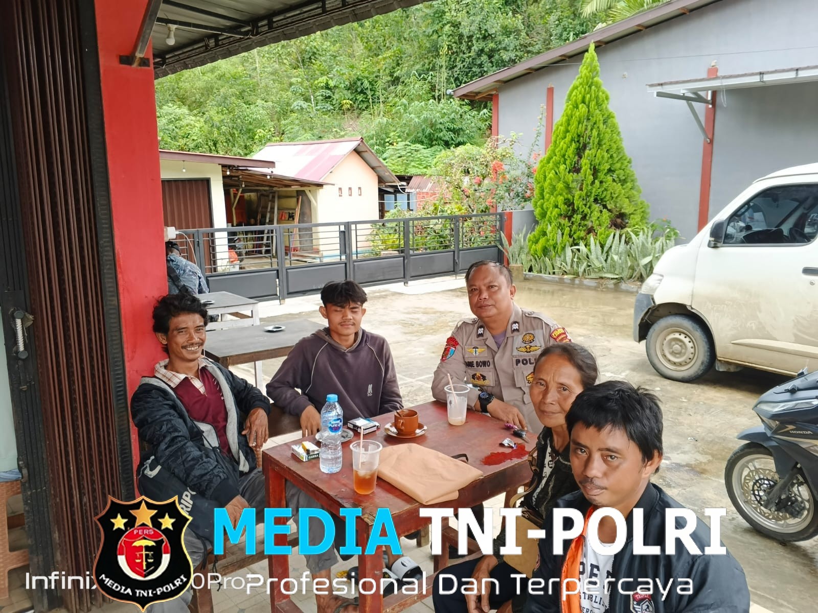 Sentuhan Humanis Polisi Patroli Siang Sekaligus Beri Edukasi Kamtibmas