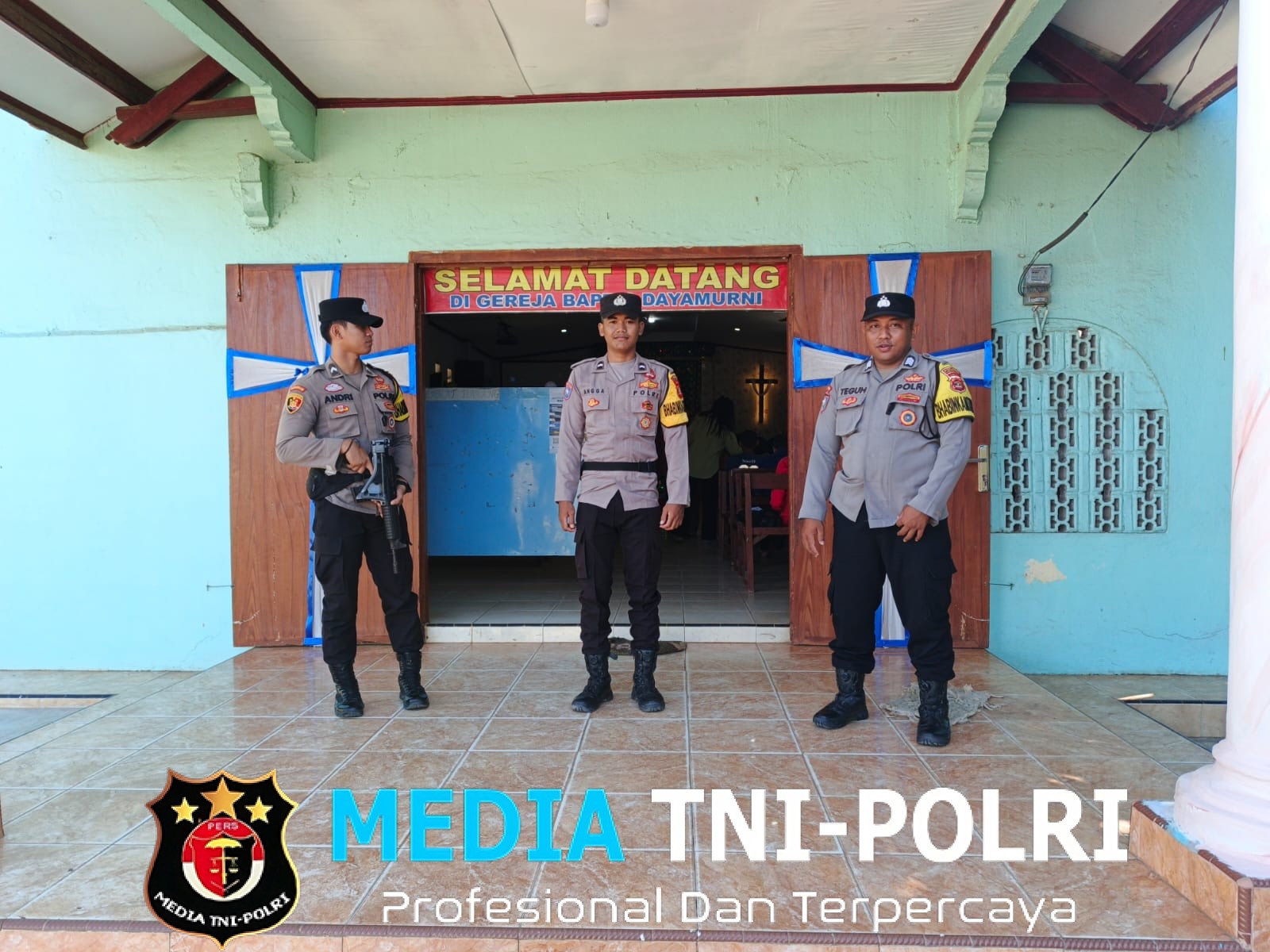 Personil Polsek Tumijajar Laksanakan Pengamanan Ibadah Gereja Berikan Rasa Aman saat Ibadah