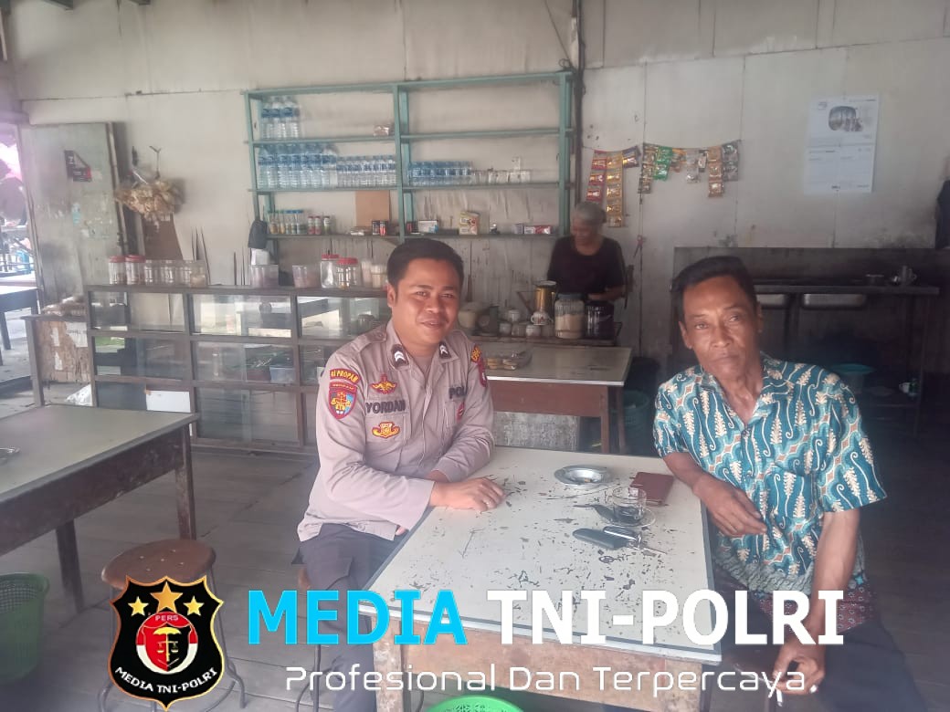 Polsek Mandor Tetap Berpatroli di Hari Libur Demi Jaga Stabilitas Keamanan