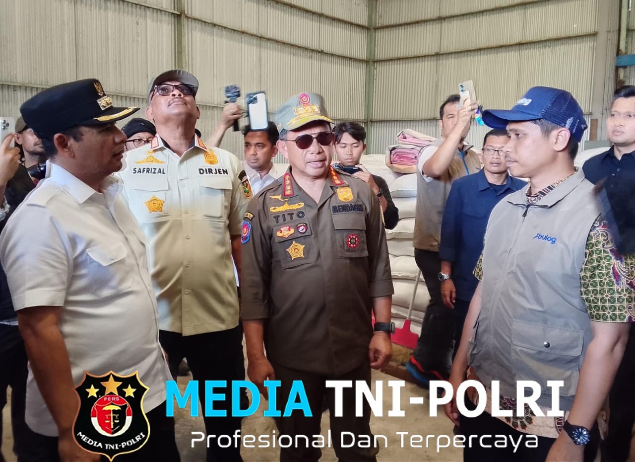 Komandan Kodim 0103/Aceh Utara Dampingi Mendagri Tinjau Lokasi Banjir di Kota Lhokseumawe dan Kabupaten Aceh Utara